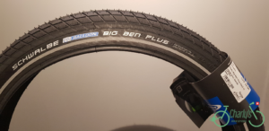 Pneu 20x2.15 rigide avec bande réfléchissante black Schwalbe